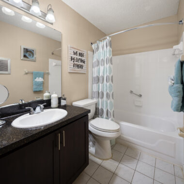 Bradford Pear Apartment Image 9